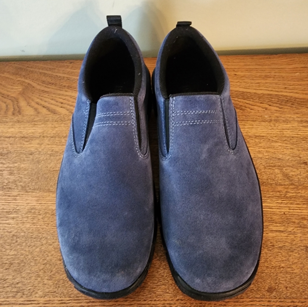 Land's End Suede Slip On Hiking Shoes - Picture 2 of 7